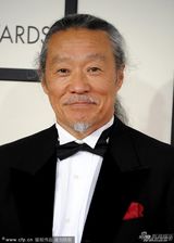 组图：日本音乐巨匠喜多郎亮相 恭敬鞠躬