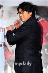 组图：曹承佑杨东根等出席新片《完美比赛》首映