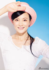 组图：陶红写真时尚清新气场十足