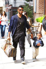 组图：父爱大过天 盘点明星奶爸精彩瞬间