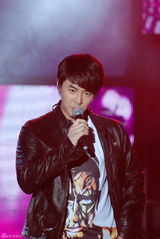 高清组图：神话JUNJIN会歌迷 开心互动劲歌热舞