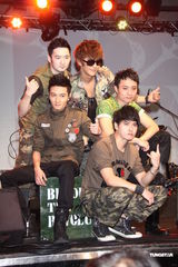 组图：东城卫入伍开暂别演唱会 汪东城担任嘉宾