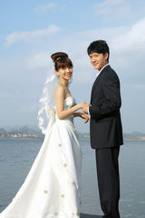 组图：冯绍峰班嘉佳华丽婚纱大片唯美浪漫