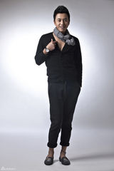 组图：赵正阳时尚造型尽显雅痞风尚