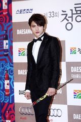 组图：韩国电影青龙奖首尔举行 红毯众星云集