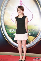 组图：港姐选拔二轮佳丽彩妆亮相变白富美