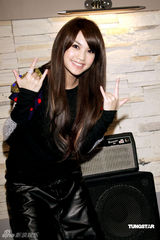 幻灯图：杨丞琳黑色劲装彩排演唱会 欲转型做熟女