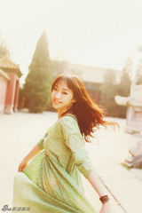 组图：爱新觉罗启星故宫拍皇室大片 风格清新