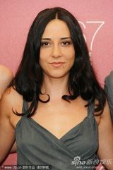 高清图：《一个女人》发布 导演吉亚塔携老公秀恩爱