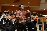组图：胡琴大师许可将开音乐会 与西方弦乐合奏