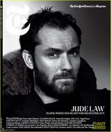 组图：裘德-洛英伦范儿熟男写真 皱眉搞怪贴车窗