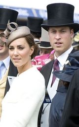 高清组图：威廉王子和凯特公主亮相英国马场看赛马