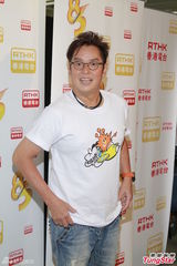 组图：谭咏麟新歌获赞 阿Sa(蔡卓妍)事前不知阿娇(钟欣桐)改名