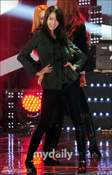 高清组图：少女时代金贤重助阵公益演唱会热歌辣舞