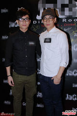 组图：黄百鸣捧新人盛君 挺吴思远尔冬升任会长