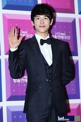 组图：姜虎东黄光熙等出席MBC演艺大赏颁奖礼