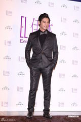 组图：林嘉绮爆乳成台湾模特公司年会焦点