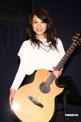 幻灯：蔡健雅生日与歌迷同乐 生日愿望开巡回个唱