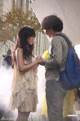 高清组图：林宥嘉绯闻女友邓紫棋台湾拍摄专辑MV