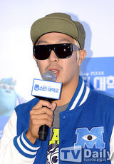 组图：韩星HAHA宣传《怪兽大学》大露搞怪表情