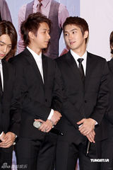 高清：林依晨看望SJ-M送枇杷膏 韩庚始源玩互喂游戏 