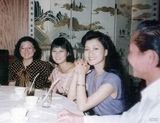 组图：网友曝宋祖英与家人合影 端庄清秀气质佳