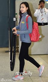 组图：韩运动员孙妍在体操世界杯获奖凯旋归国