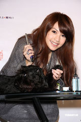 高清：杨丞琳素雅装亮相 盼桃花运谢绝钟点情人