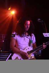 组图：NEWAY MUSIC LIVE RUBBER BAND音乐会举行