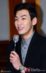 组图：韩星成俊李美淑参演新综艺节目公开录制