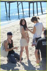 高清组图：布鲁斯-威利斯女儿性感着装拍时尚广告