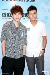 组图：官恩娜任香港电影节大使 关锦鹏筹拍青春题材