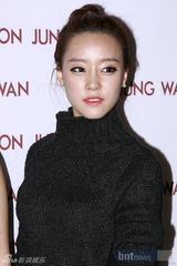 组图：f(x)宋茜与朴宰范全慧彬等众星云集时尚秀场