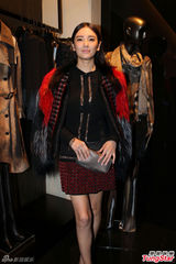 组图：张雨绮蕾丝透视装亮相 露黑色BRA诱惑