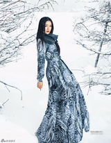 组图：秦岚连登两本杂志 为新片宣传忙造势