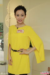 组图：杨思琦张罗女儿入学 马浚伟投资胞姐学校