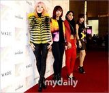 组图：李钟硕等出席时尚派对 宋茜低胸CL露腰