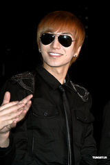 高清图：韩国五大组合天团开唱 SJ压轴掀高潮 