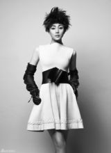 组图：殷桃最新黑白型酷写真 展超自然现代范儿