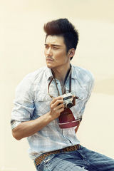 组图：胡兵时尚旅行大片演绎“一个人的私奔”