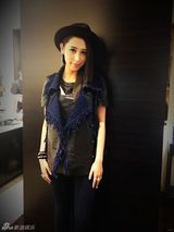 组图：柯震东绯闻女友程颖婕自拍美图