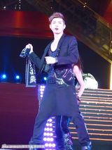 组图：众星献唱世博中国馆 阿SA玩可爱十连拍