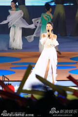 组图：第21届金鸡百花开幕 谢霆锋献唱