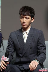 组图：柯震东自曝很爱骚 携手Angelababy搞怪