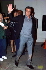 组图：史泰龙与斯坦森双硬汉聚餐 娇妻美艳