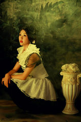 组图：刘思言复古写真变白衣天使