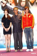 幻灯图集：陈楚河运动装亮相 王艳一改往日温婉形象