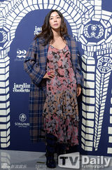 组图：宋智孝刘亚仁李栋旭等靓装出席时尚活动