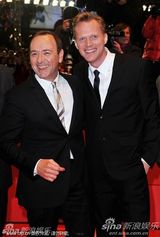 高清组图：《商海通牒》首映 史派西杰瑞米型男斗帅