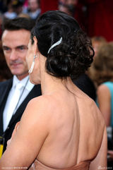 高清组图：奥斯卡红毯 黛咪-摩尔优雅亮相笑容迷人